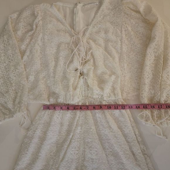 Ministry Of Style Floral Lace Playsuit Romper - Picture 9 of 13